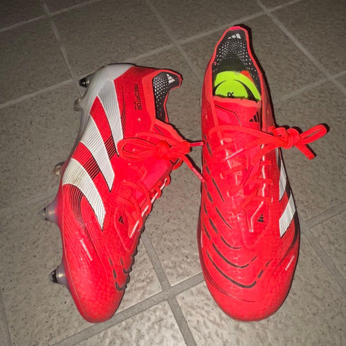 Adidas voetbalschoenen met spikes