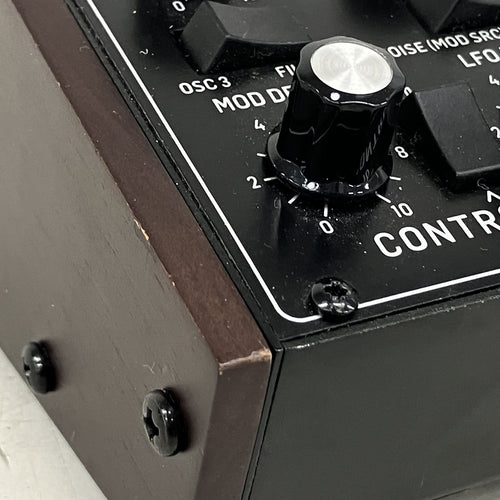 Analog Synthesizer Behringer Model D K11362919