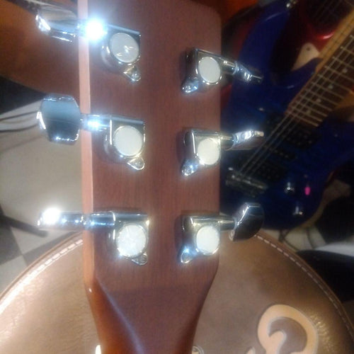 Acoustic Guitar Morris