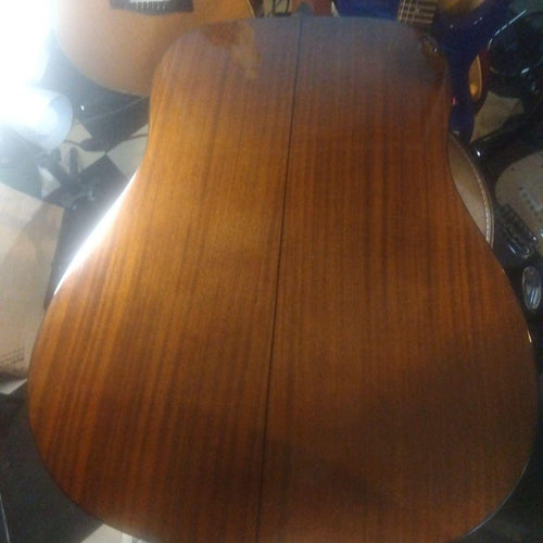 Acoustic Guitar Morris