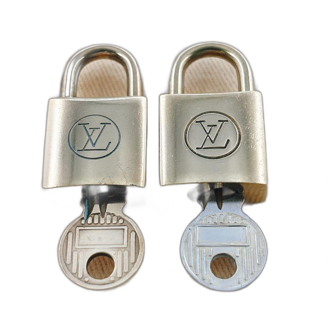 Louis Vuitton Locks Keys No202 2