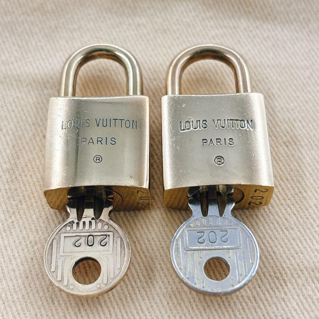 Louis Vuitton Locks Keys No202 2