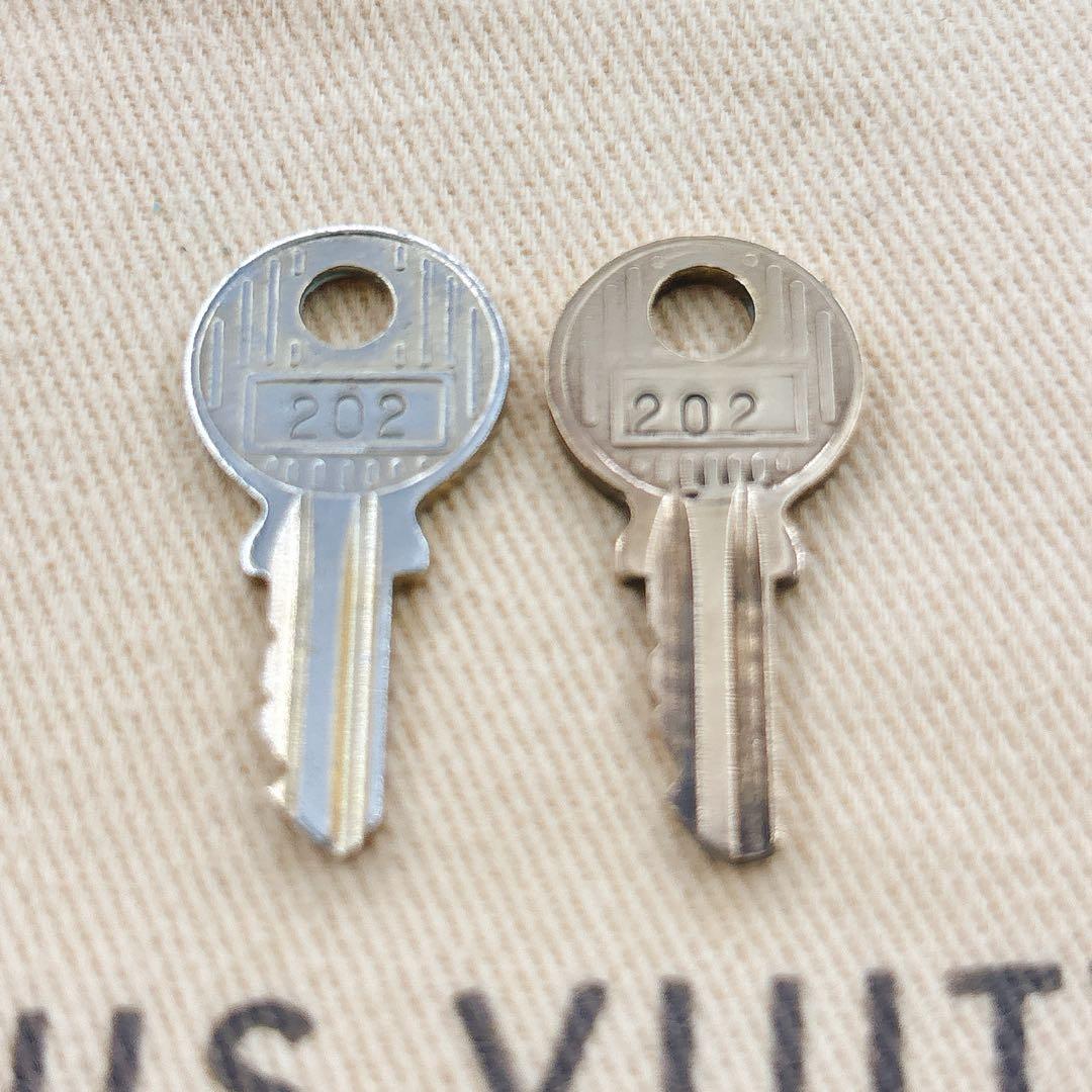 Louis Vuitton Locks Keys No202 2