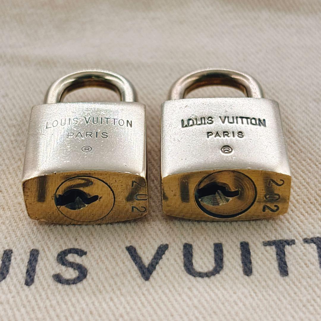 Louis Vuitton Locks Keys No202 2