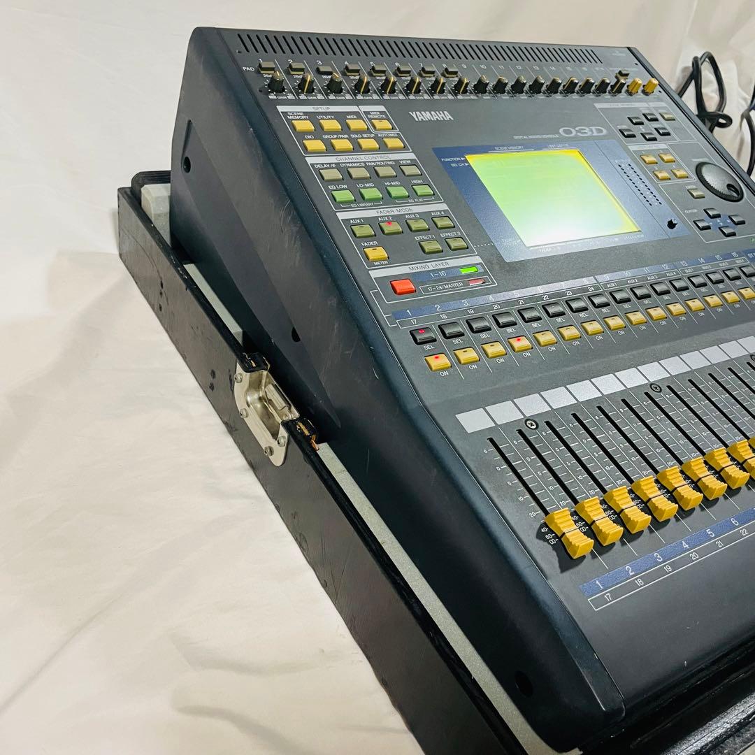 Analog Mixers Yamaha 03D