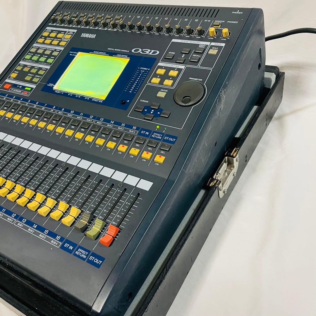 Analog Mixers Yamaha 03D