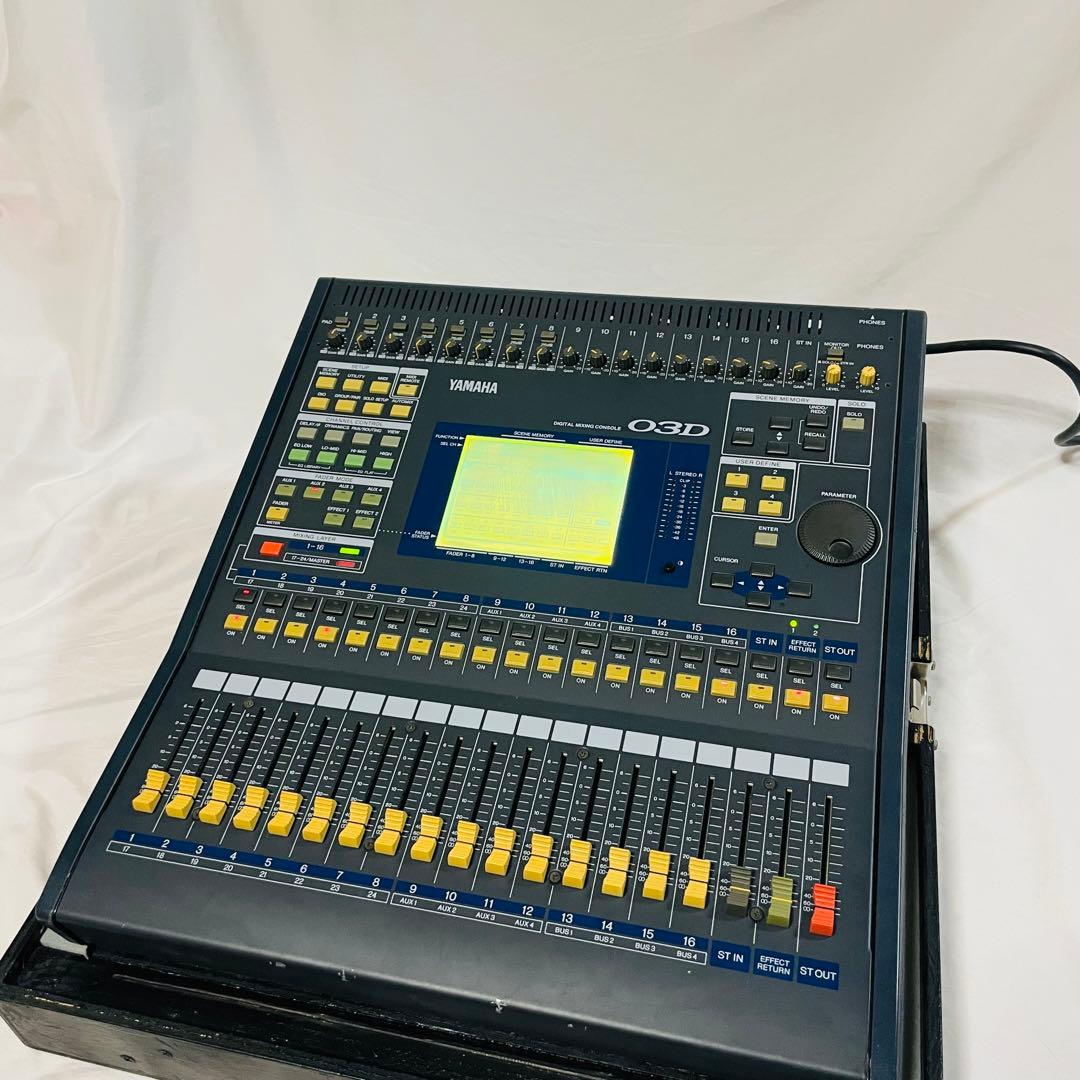 Analog Mixers Yamaha 03D