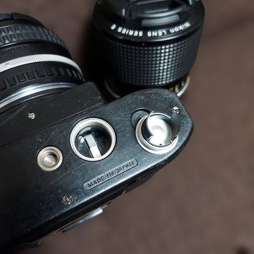 Nikon Slr Camera (Film) Em E 2 Ok