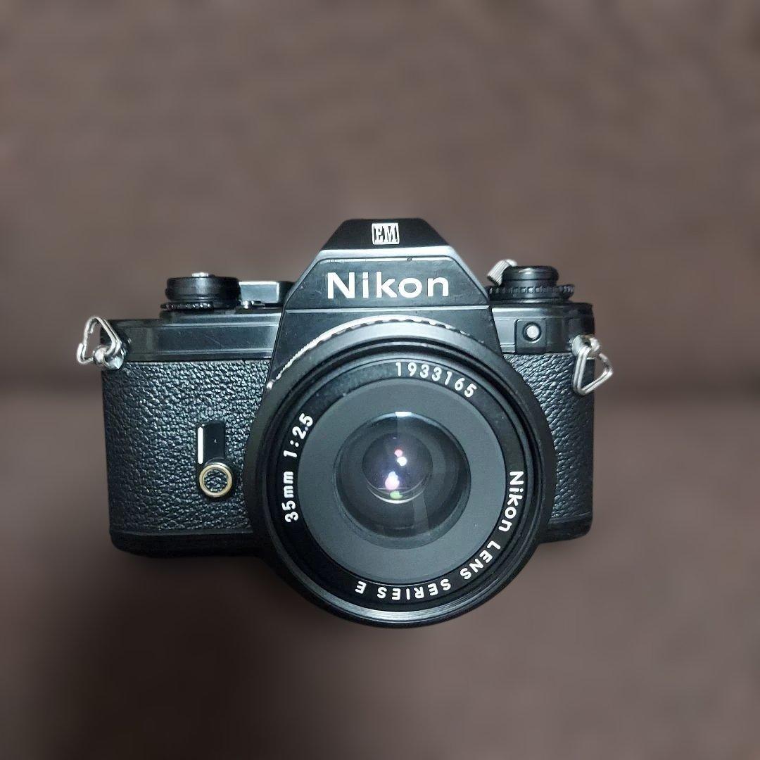 Nikon Slr Camera (Film) Em E 2 Ok