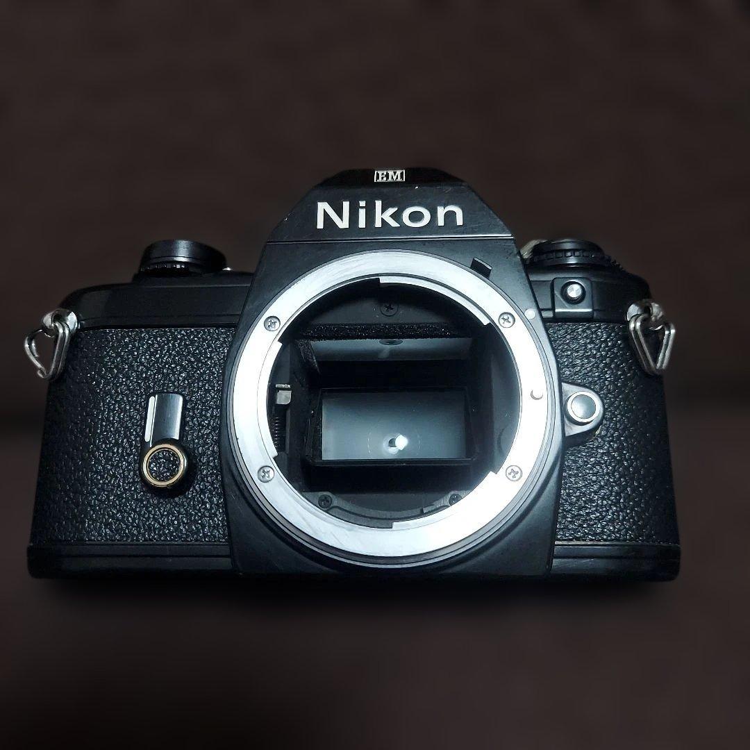 Nikon Slr Camera (Film) Em E 2 Ok