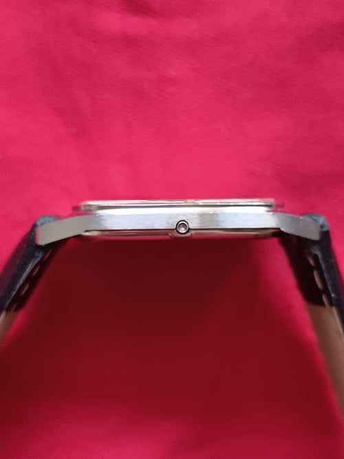 Omega Quartz Watches Q 1365 Vintage