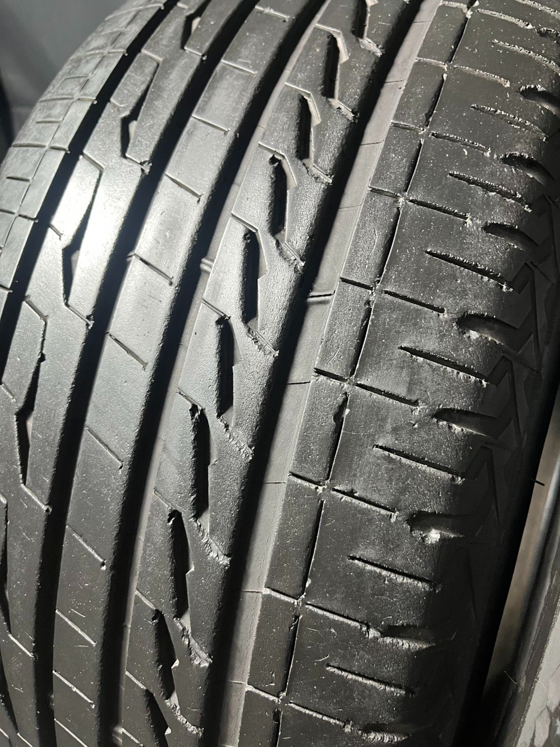 Bridgestone 18 Inches 2022/2020 6.6 8.4 Alenza Lx100 285/60R18 2 H_1696