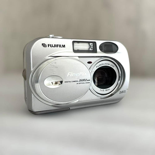 Compact Digital Cameras Fujifilm Finepix 2600Z