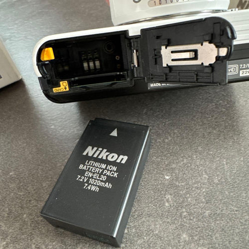 Nikon Mirrorless Interchangeable Lens Cameras 1 J1