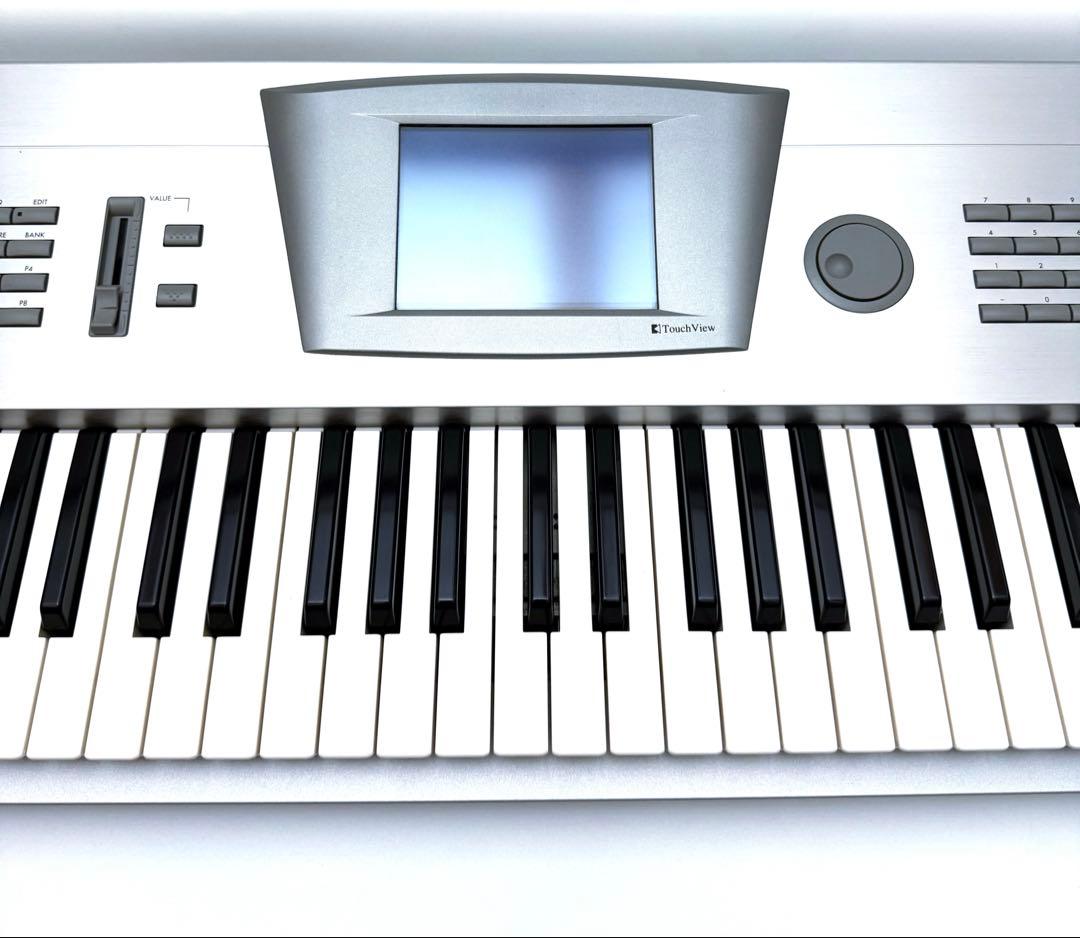 Analog Synthesizer Korg V3 Pro Trinity
