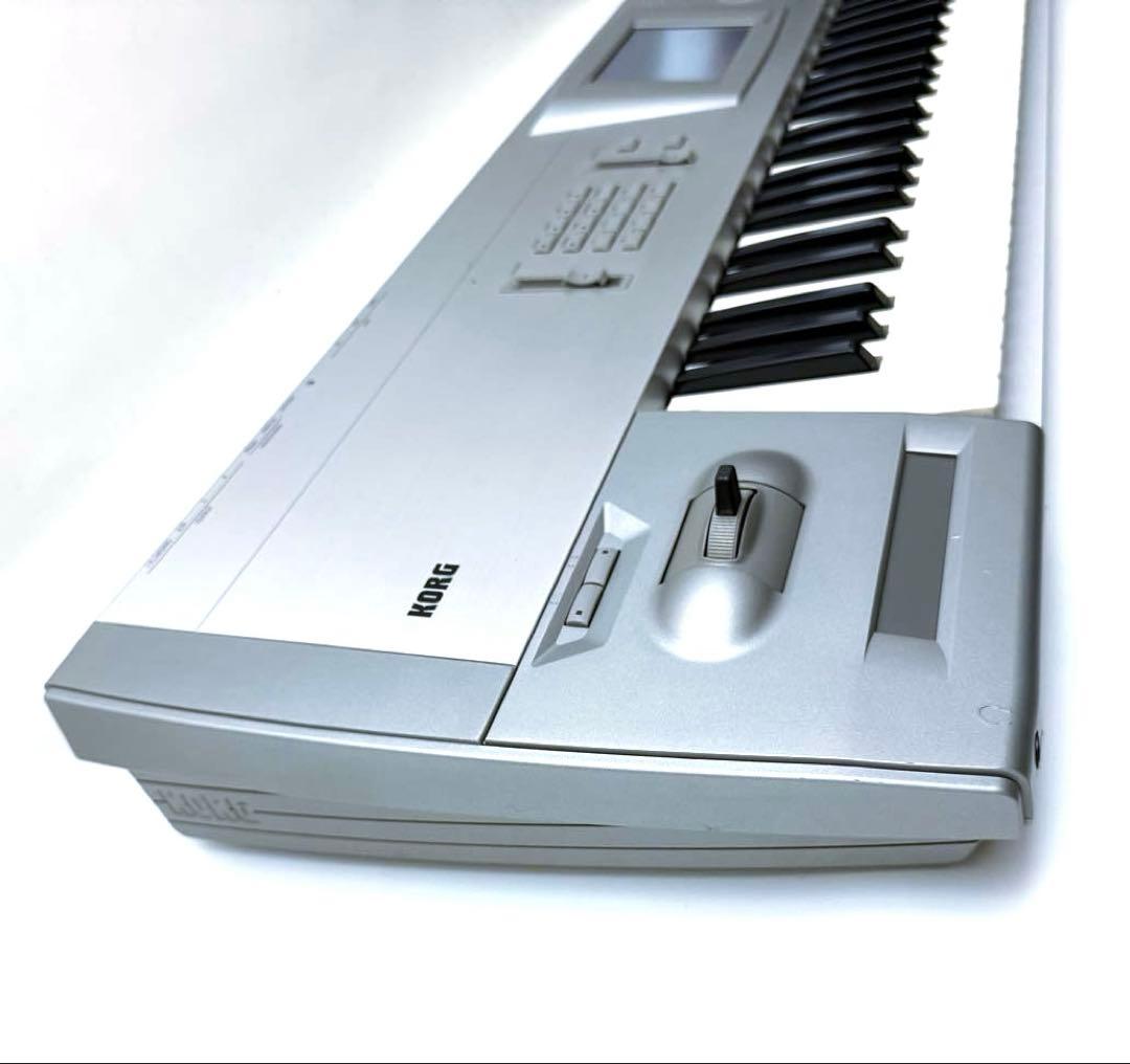 Analog Synthesizer Korg V3 Pro Trinity