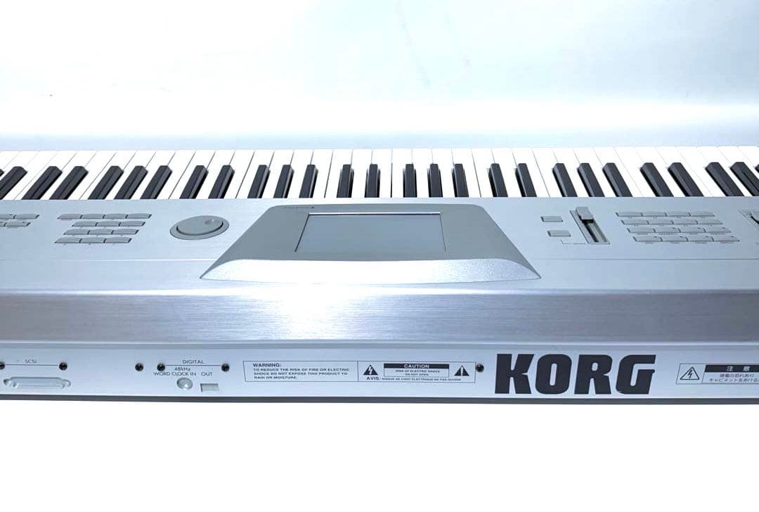 Analog Synthesizer Korg V3 Pro Trinity
