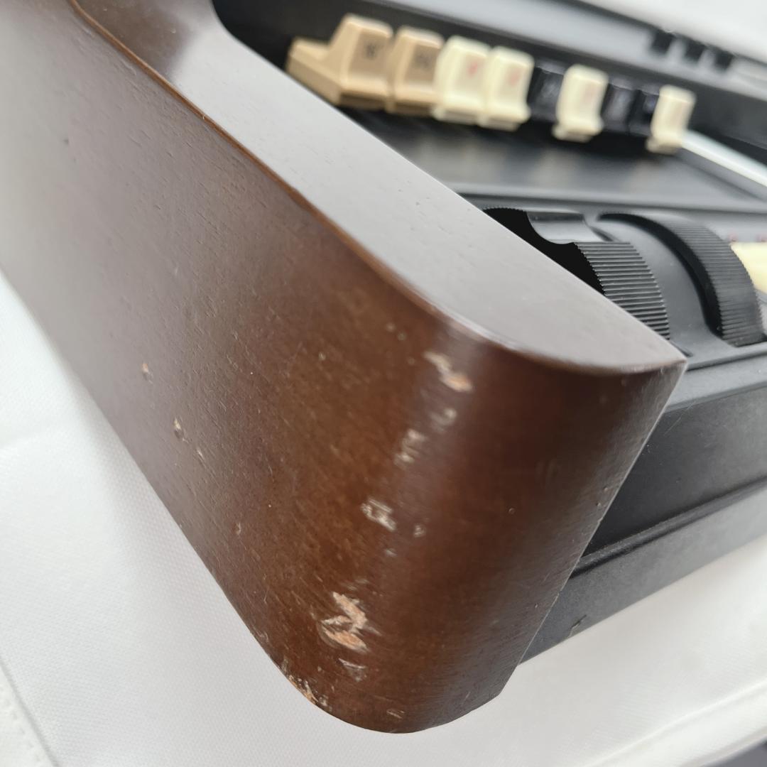 Electronic Organs Hammond Xb-1