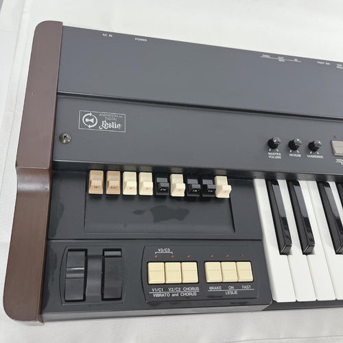 Electronic Organs Hammond Xb-1