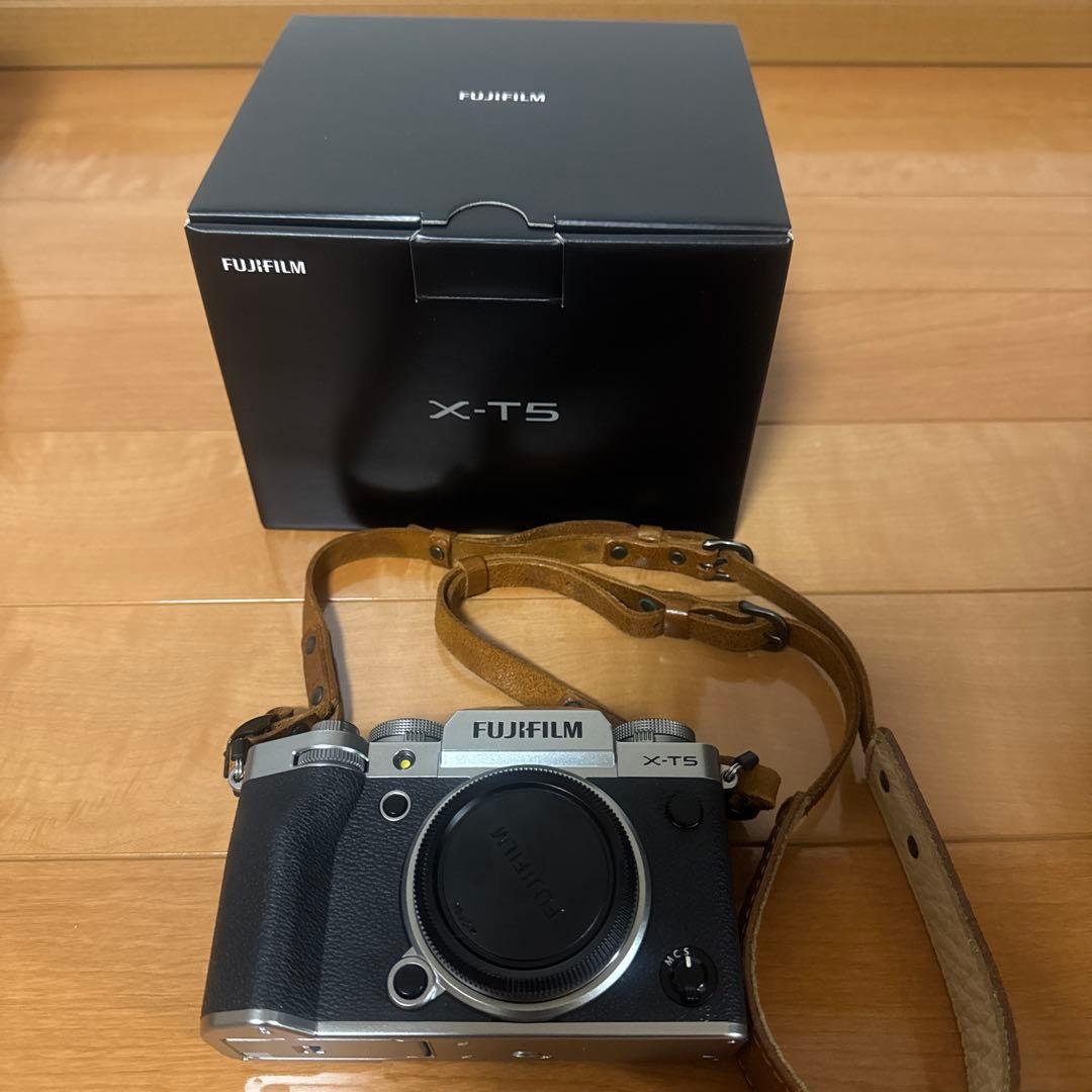 Fujifilm Mirrorless Interchangeable Lens Cameras X-T5