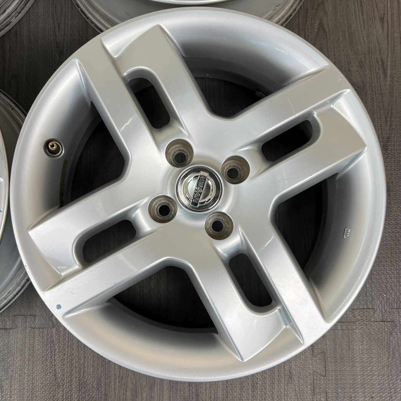 Nissan 16 Inches Cube 4X100 #416D40925