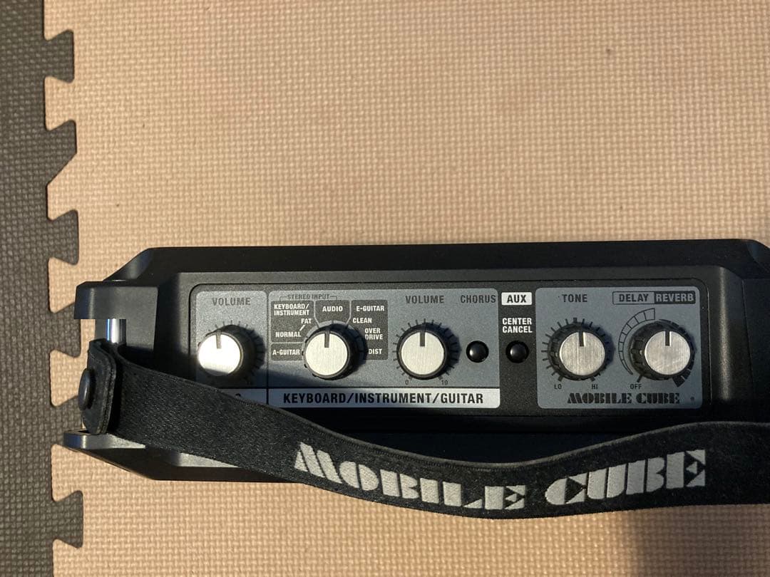 Roland Guitar Amplifiers Mobile Cube