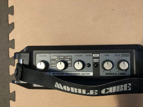 Roland Guitar Amplifiers Mobile Cube