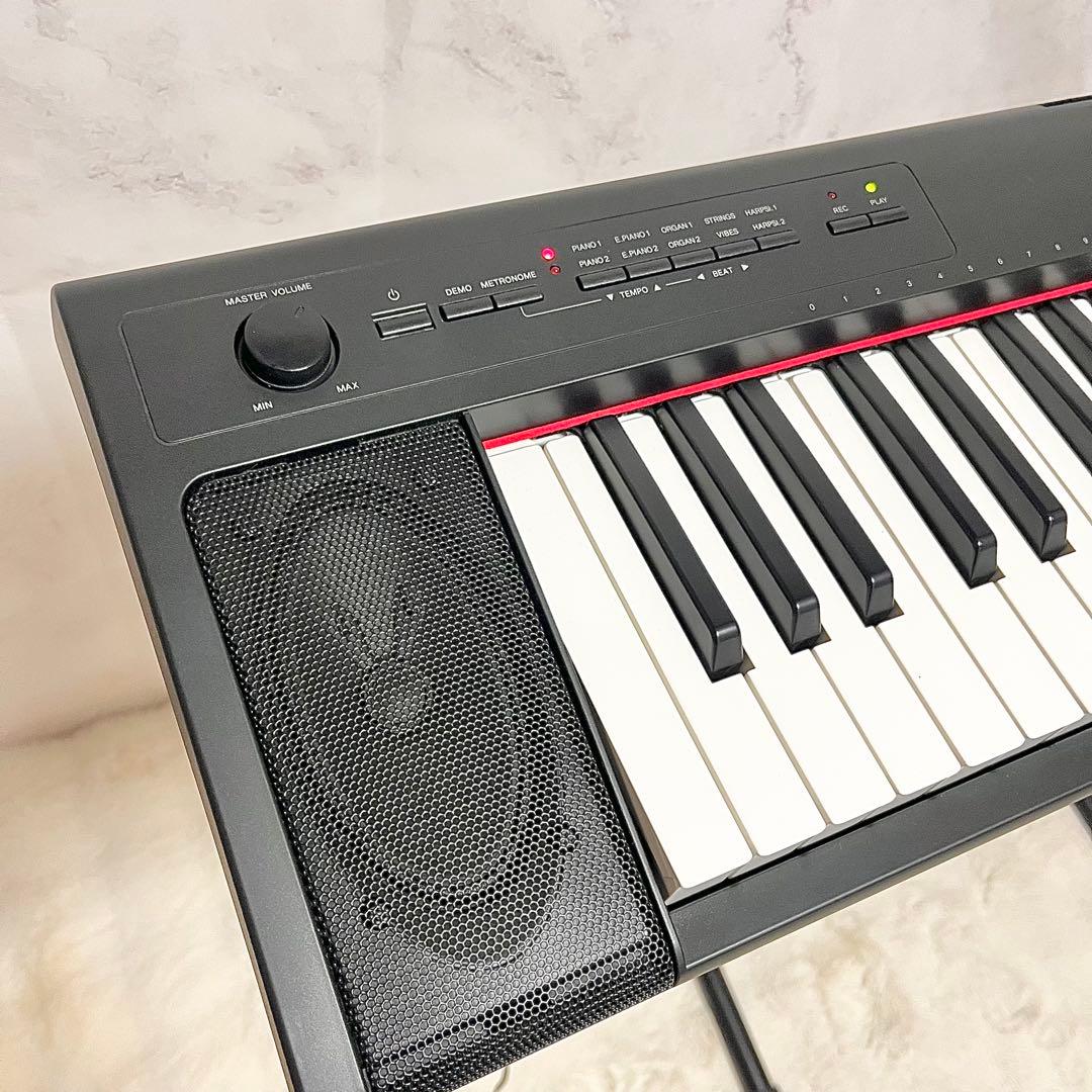Yamaha Keyboards Digital Pianos Piaggero Np-32B 76