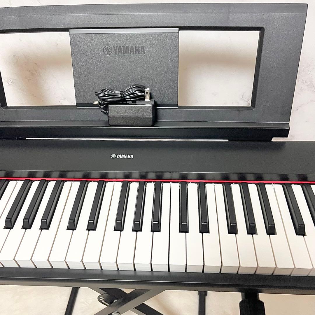 Yamaha Keyboards Digital Pianos Piaggero Np-32B 76