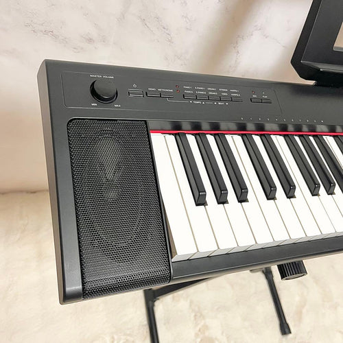 Yamaha Keyboards Digital Pianos Piaggero Np-32B 76