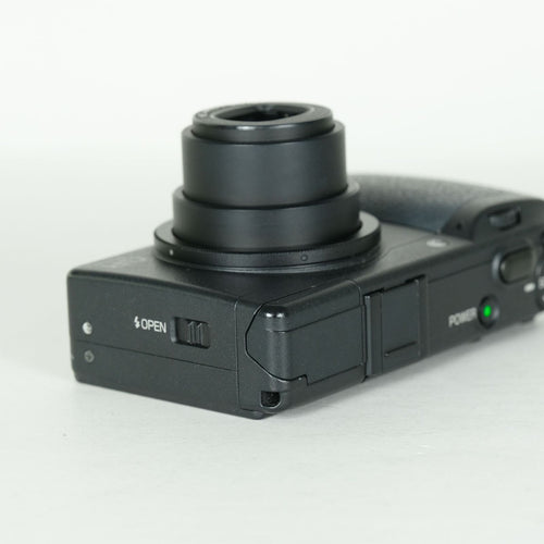 Ricoh Compact Digital Camera 3,820 Gr Ii