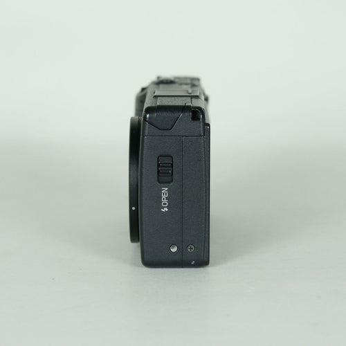 Ricoh Compact Digital Camera 3,820 Gr Ii