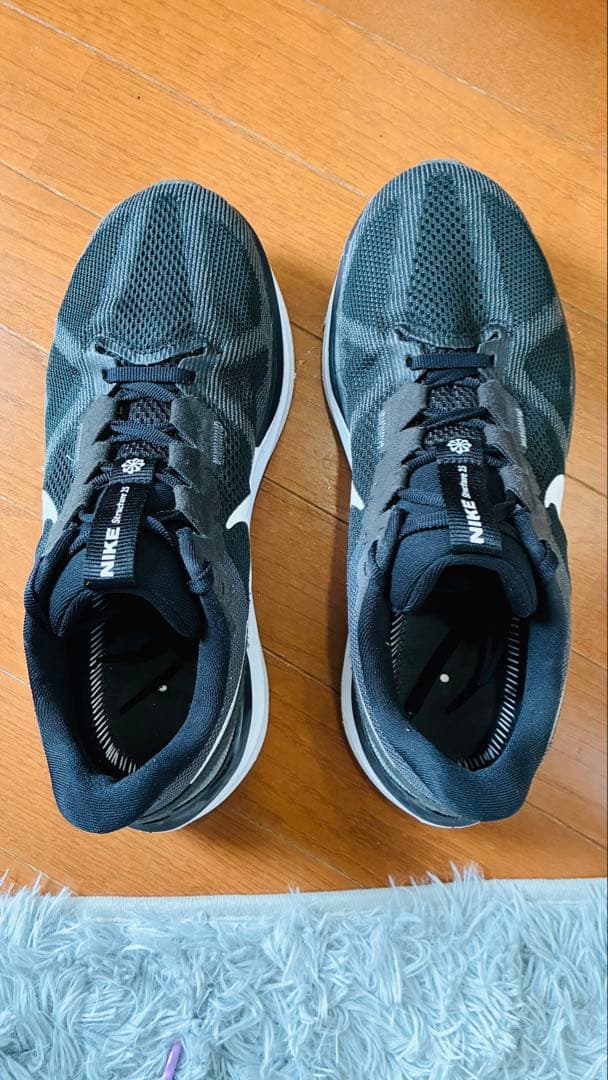 Nike hardloopschoenen structuur 25