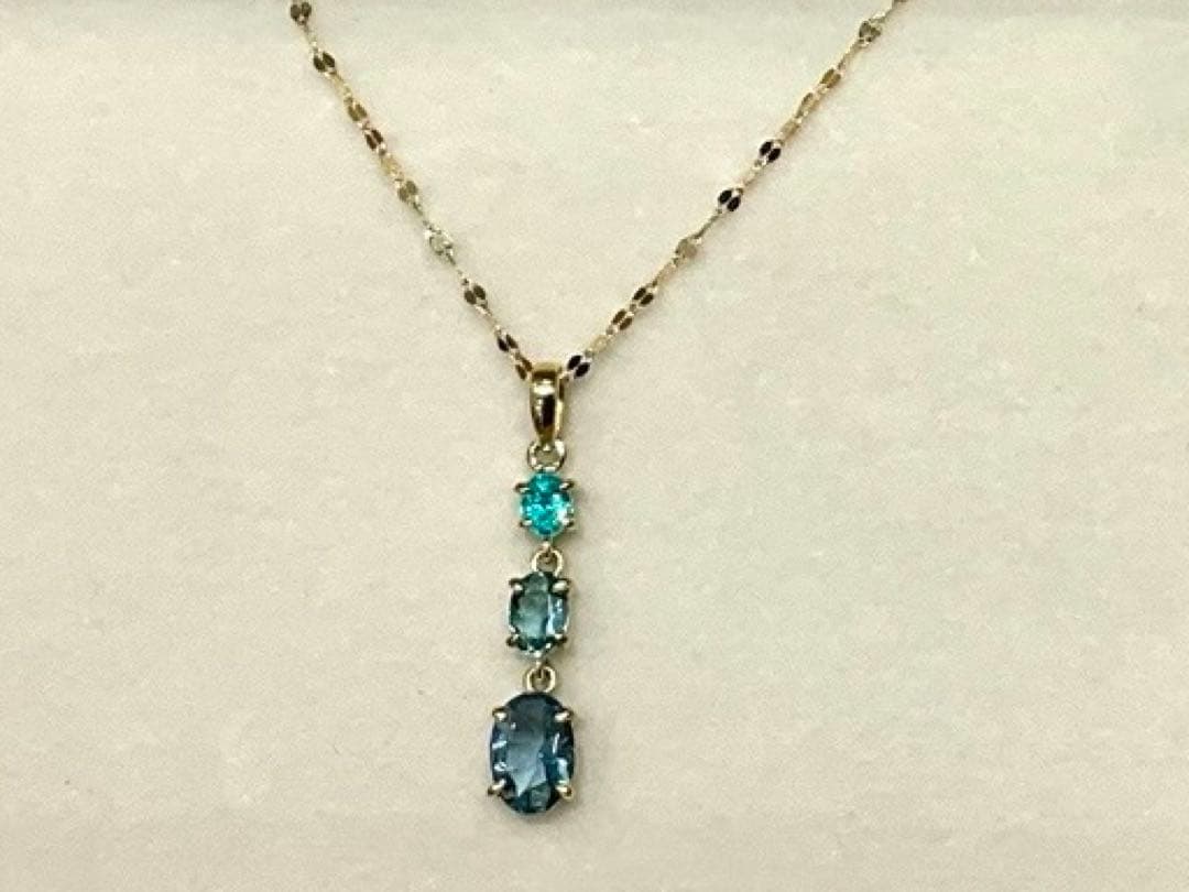 Necklaces 18K