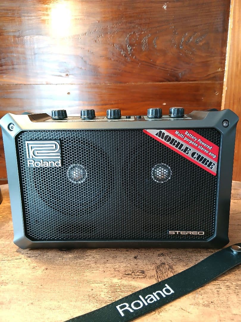 Roland Guitar Amplifiers Mobile Cube