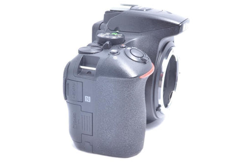 Nikon Digital Slrs D5600 W Or