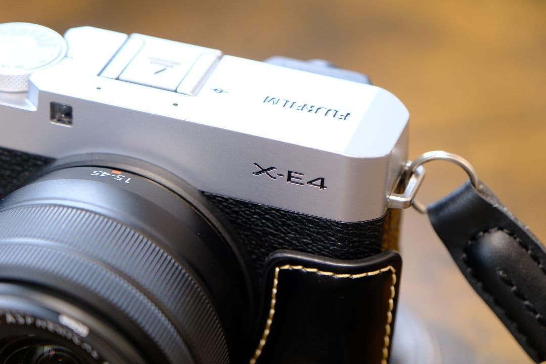 Mirrorless Interchangeable Lens Cameras Fujifilm X-E4 +Xc15-45Mm