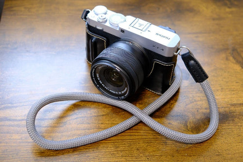 Mirrorless Interchangeable Lens Cameras Fujifilm X-E4 +Xc15-45Mm