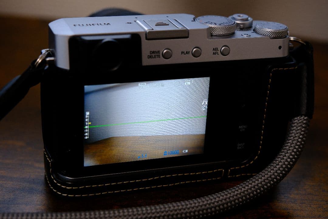 Mirrorless Interchangeable Lens Cameras Fujifilm X-E4 +Xc15-45Mm