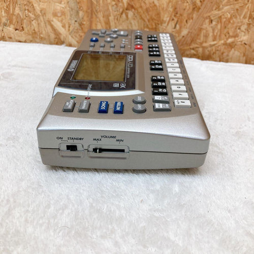 Sequencers Yamaha Qy100