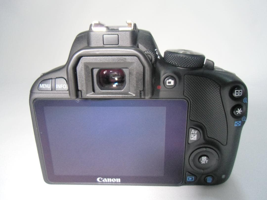 Reflex numériques Canon Eos Kiss X7 B034