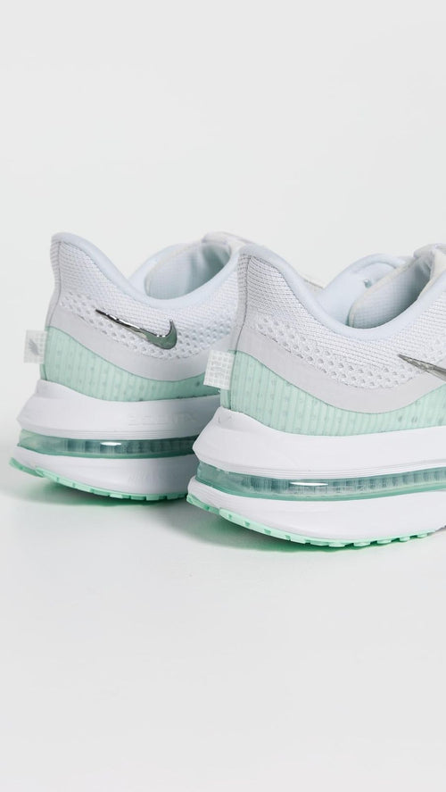 Mochacin Nike Wh/Mtlc Slvr/Mint Foam/Cannon 24.0 Cm