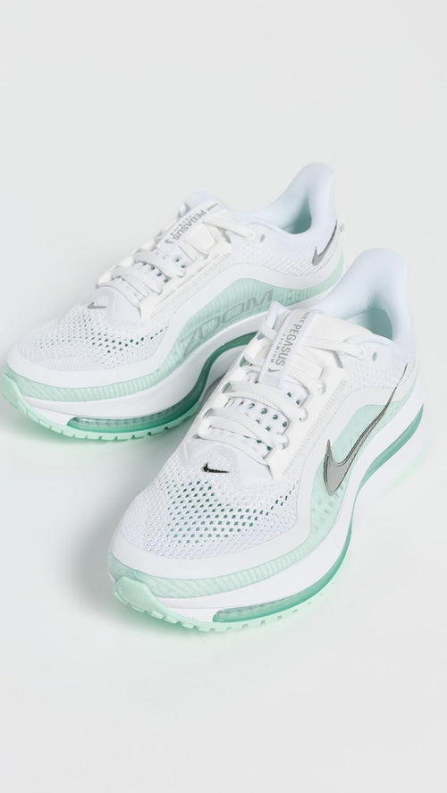 Mochacin Nike Wh/Mtlc Slvr/Mint Foam/Cannon 24.0 Cm