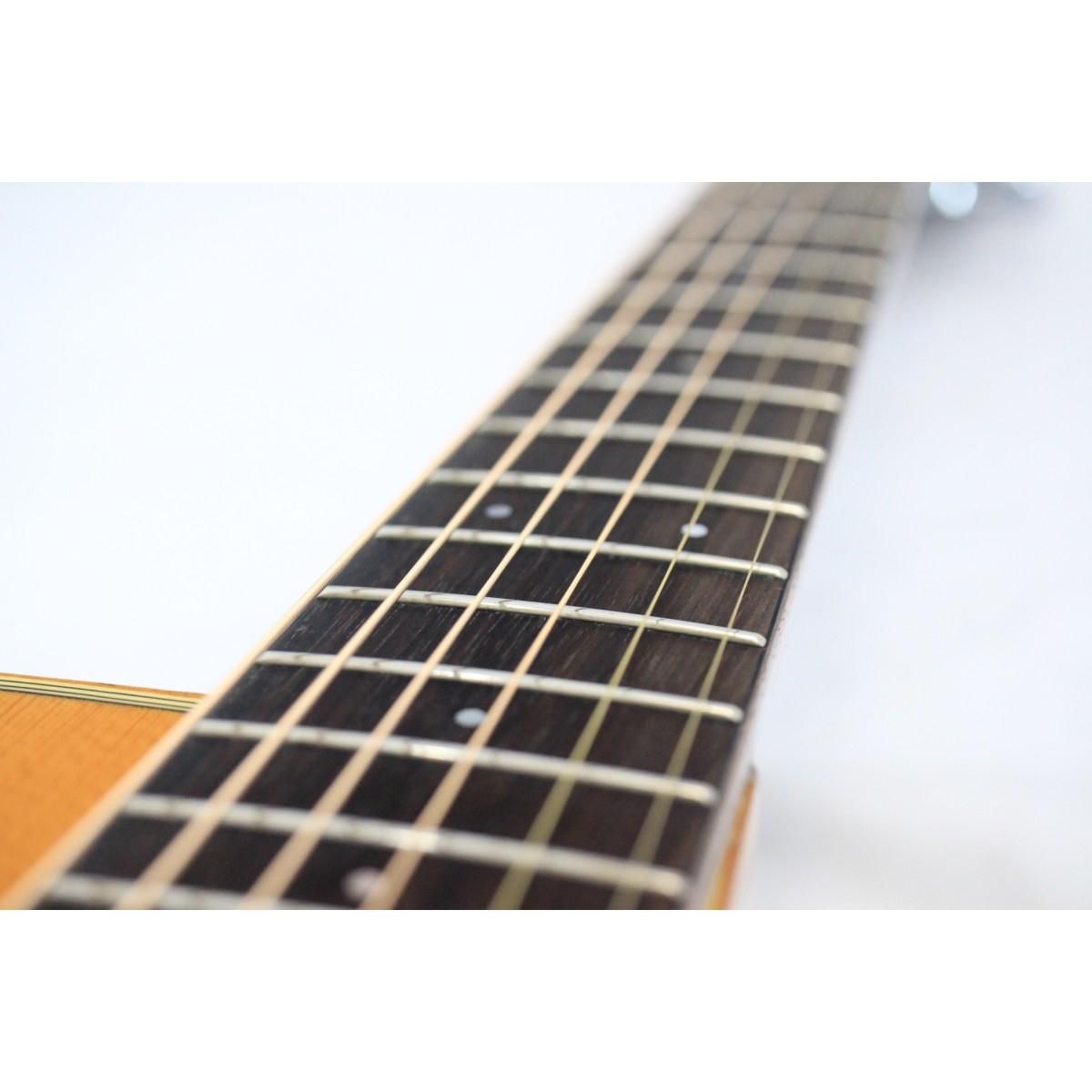 Yamaha Acoustic Guitar