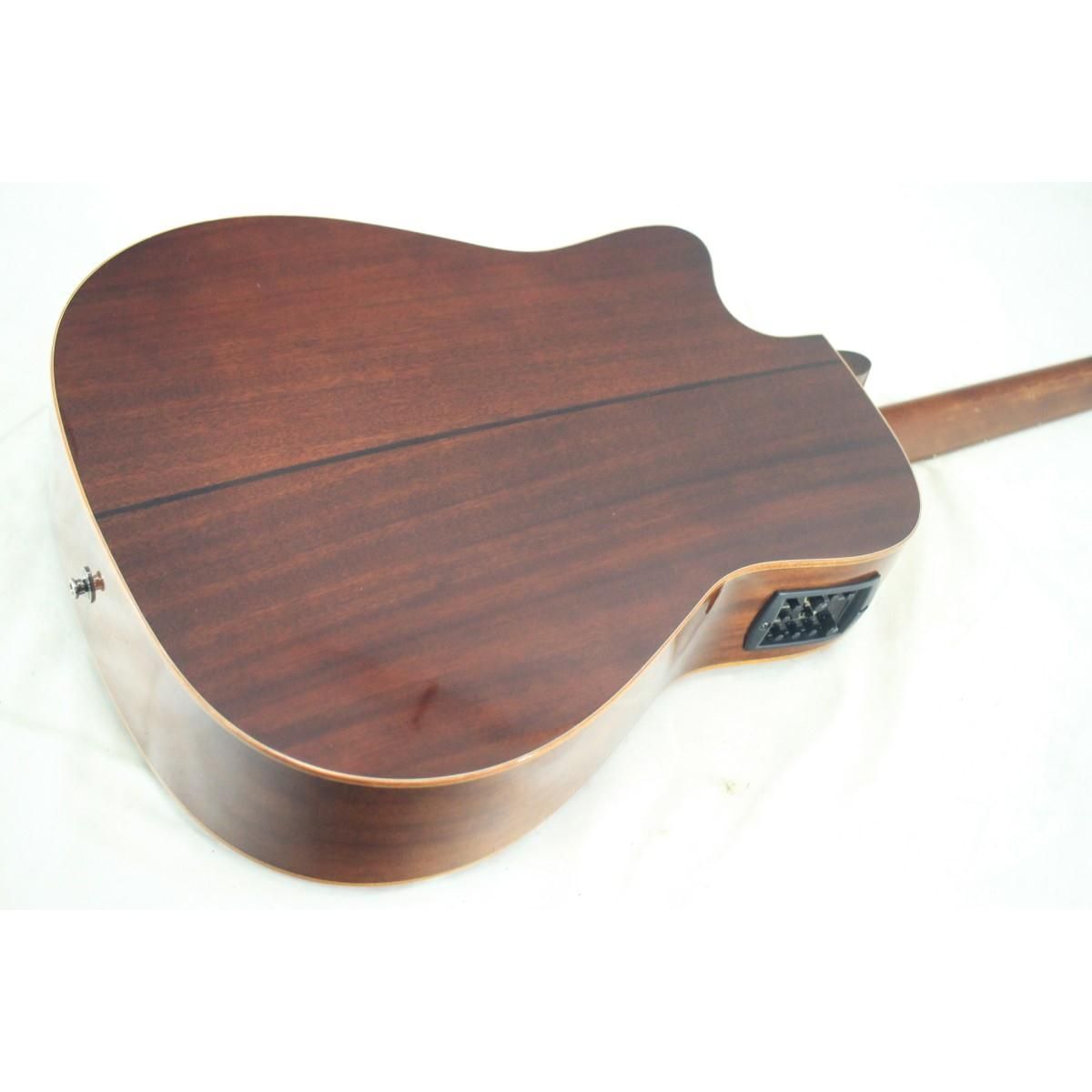 Yamaha Acoustic Guitar