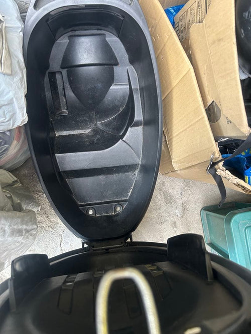 Seats 3