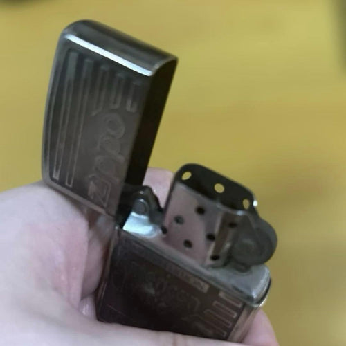 Writer Body Zippo Edition