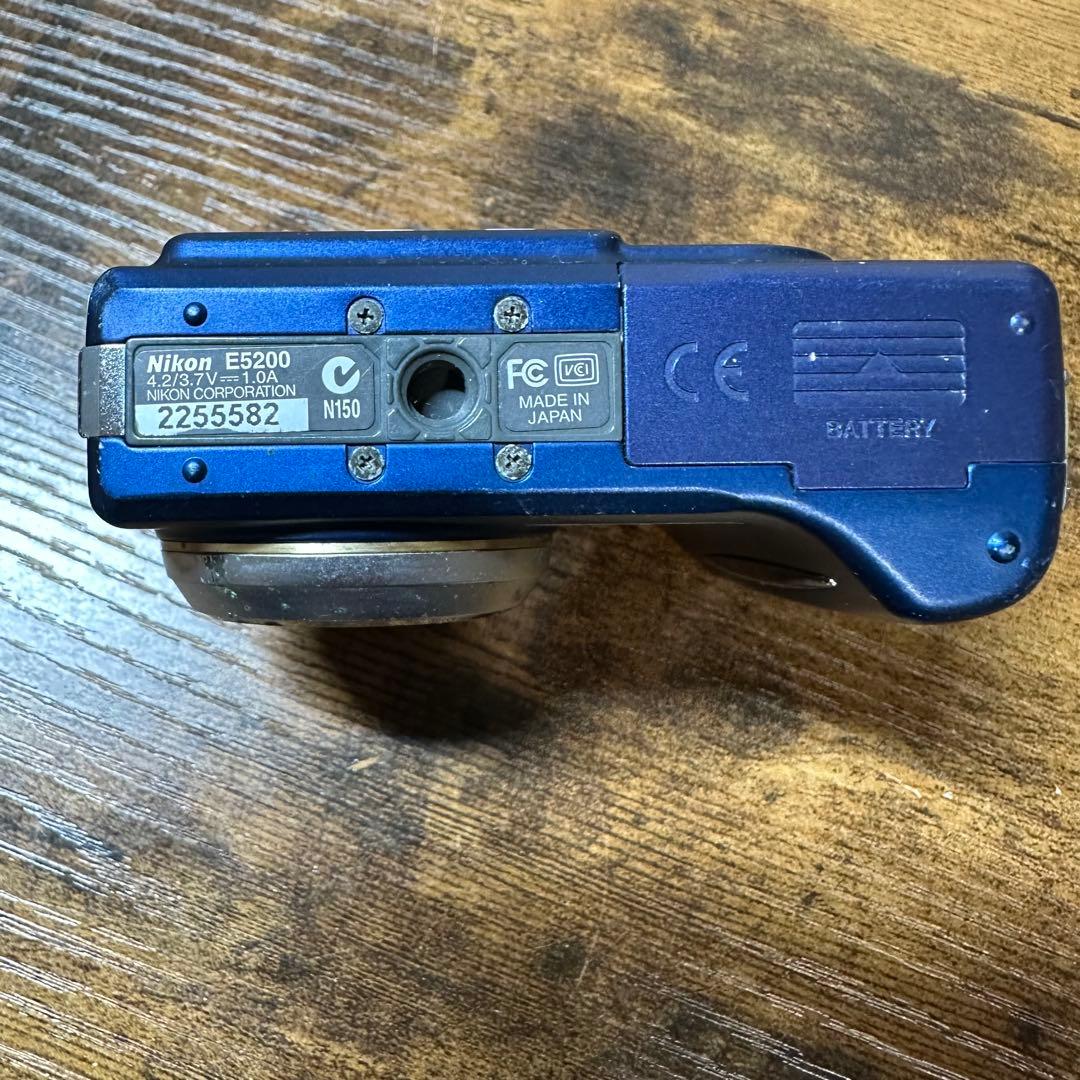 Nikon Compact Digital Camera Coolpix 5200