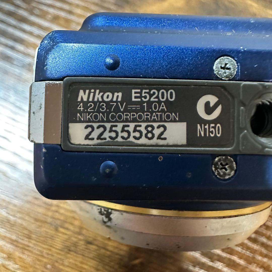 Nikon Compact Digital Camera Coolpix 5200