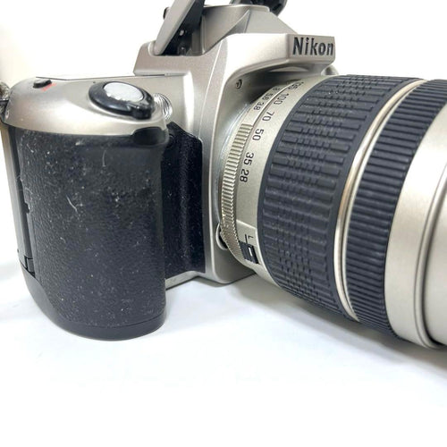 Nikon Slr Camera (Film) Set U> 25-200Mm 1:3.8-5.5